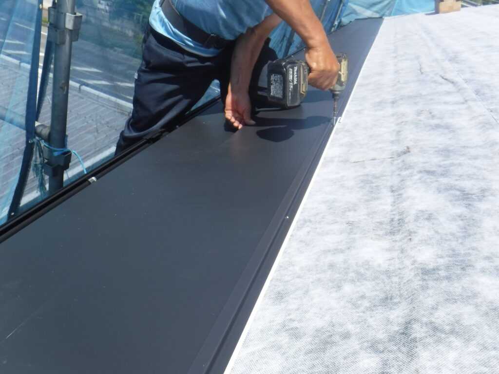 ガルバリウム鋼板施工